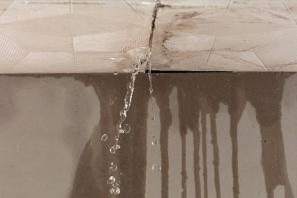 Professional Flood Damage Cleanup technician working in Diamondhead, MS